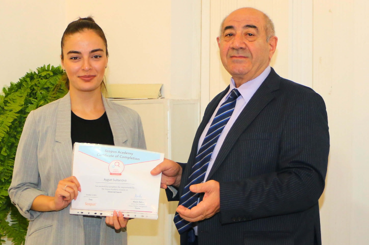 RSSC employee was awarded certificates for completing the Scopus course