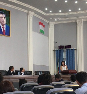 Gənc seysmoloqlar Tacikistanda məruzə ilə çıxış ediblər