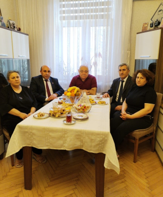 Посещение семьи шехида Отечественной войны Аладдина Сеидова